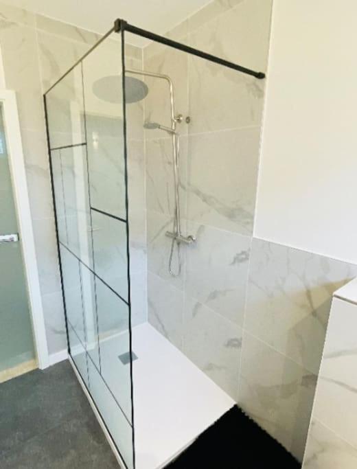 Apartment Three Bedrooms Flat In Center W. Terrace&parking *